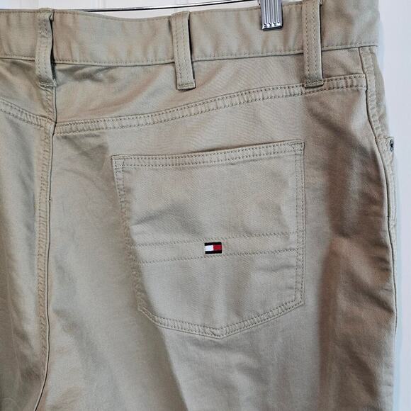 Tommy Hilfiger Pants Mens Size 40X30 Tan Trousers Preppy Academia Khakis Resort - Picture 6 of 9
